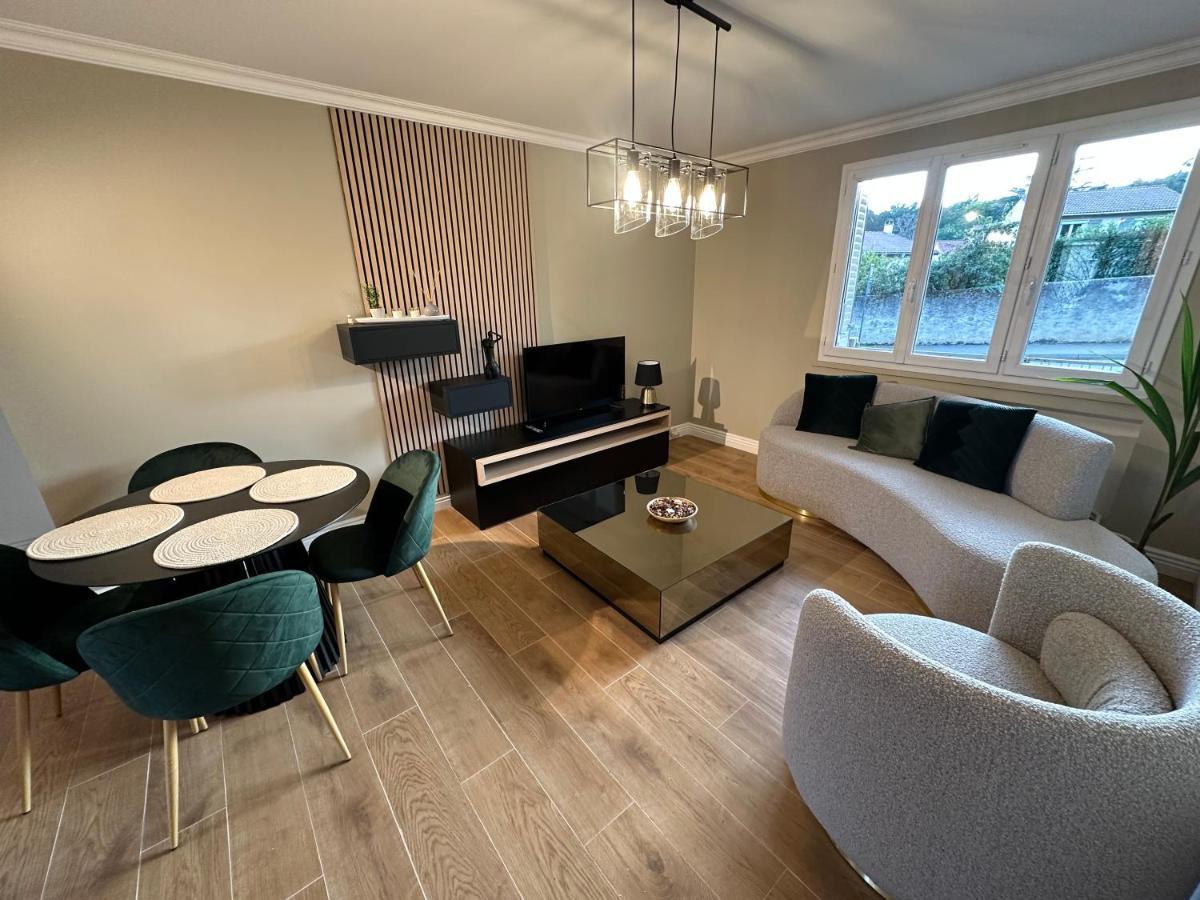 Minois Apartment Saint-Genet-Lerpt Ngoại thất bức ảnh