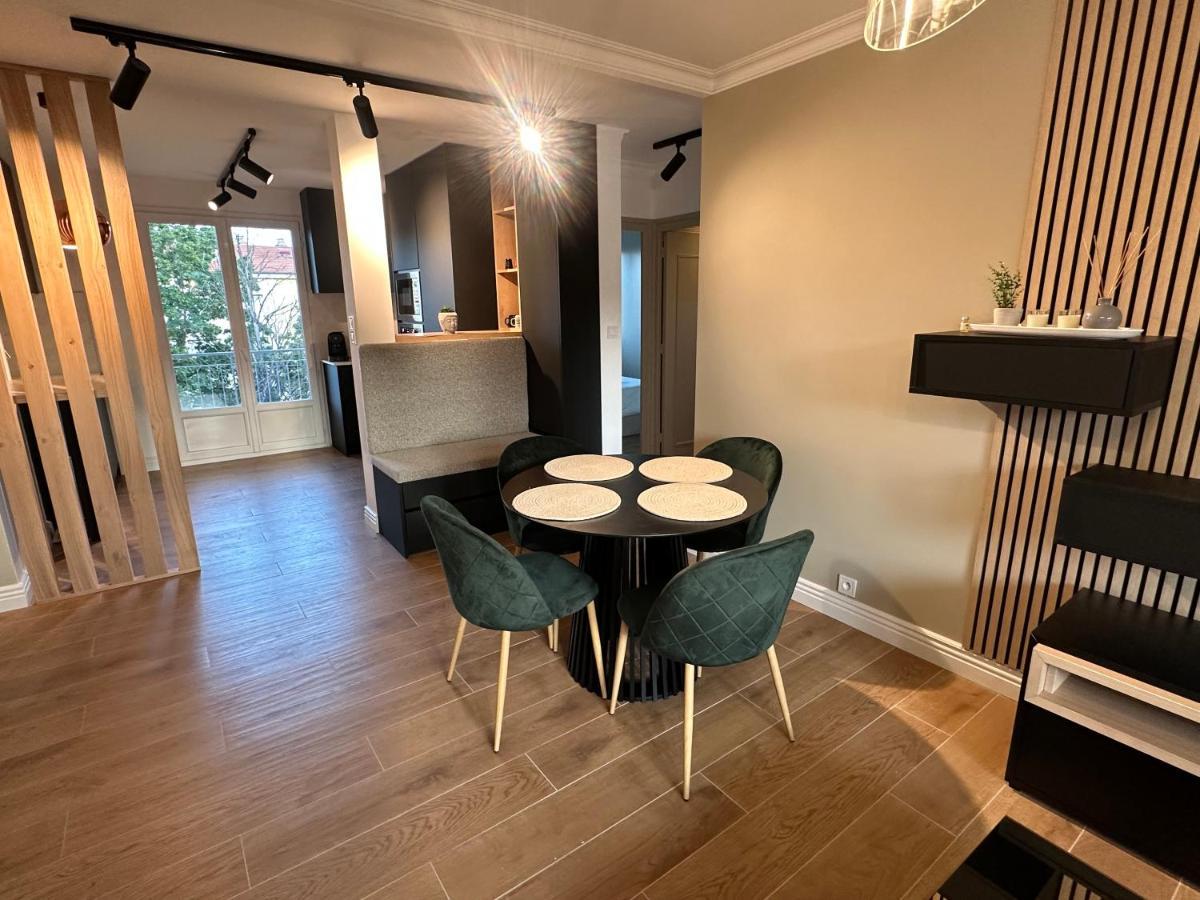 Minois Apartment Saint-Genet-Lerpt Ngoại thất bức ảnh